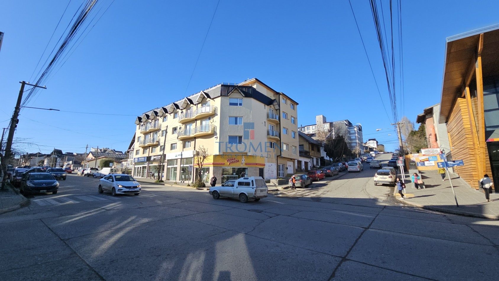 Departamento centrico con cochera. Muy luminoso