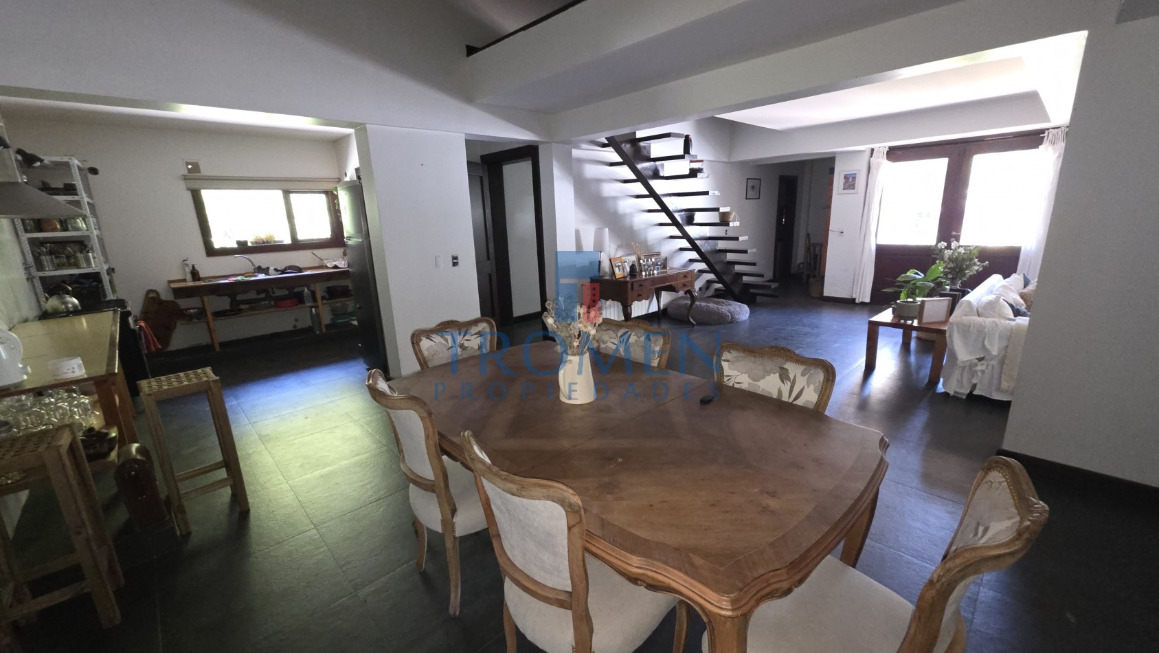 Salon de eventos - Restaurant y Casa de Te + Departamento 