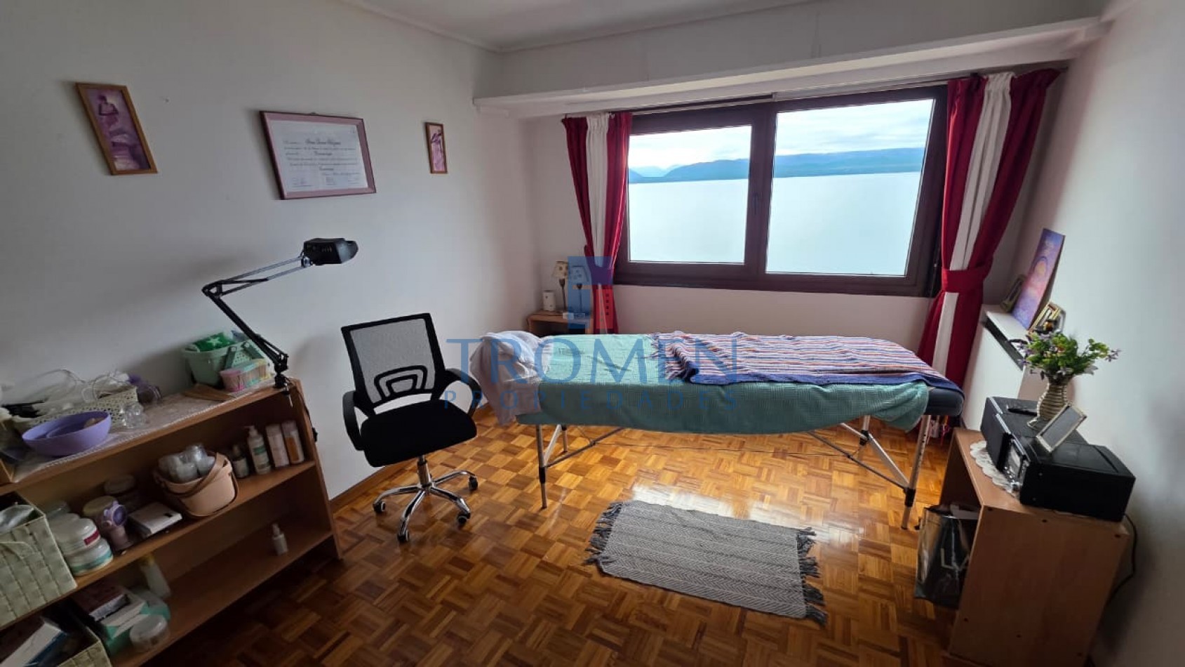 DEPARTAMENTO CON VISTA PLENA AL LAGO