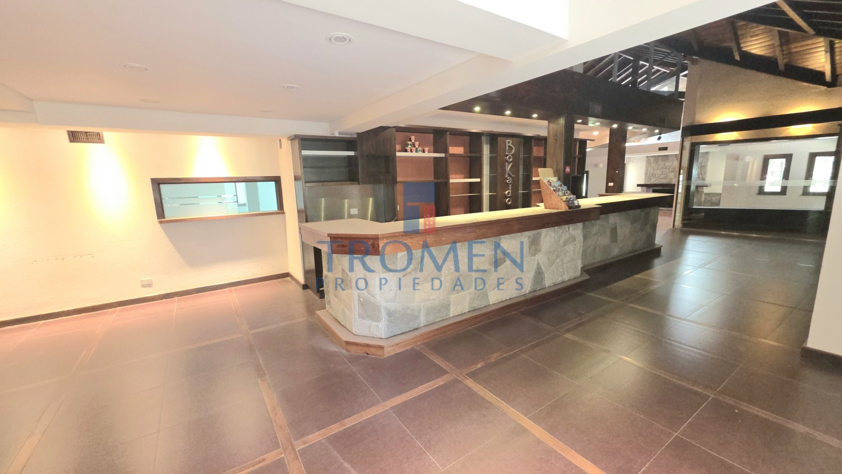 Salon de eventos - Restaurant y Casa de Te + Departamento 