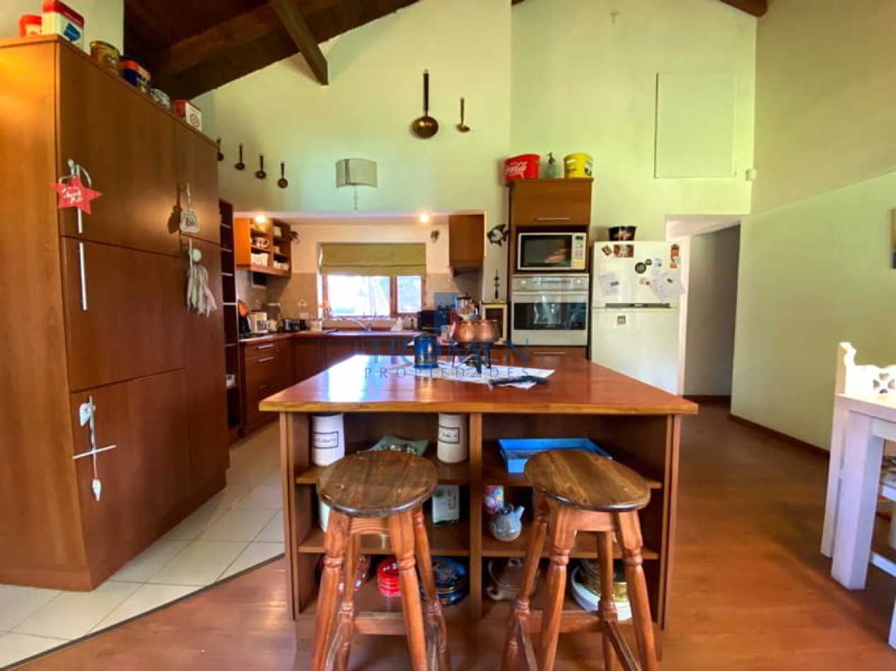 Casa amplia + Deptos + Tiny House. Apta turismo 