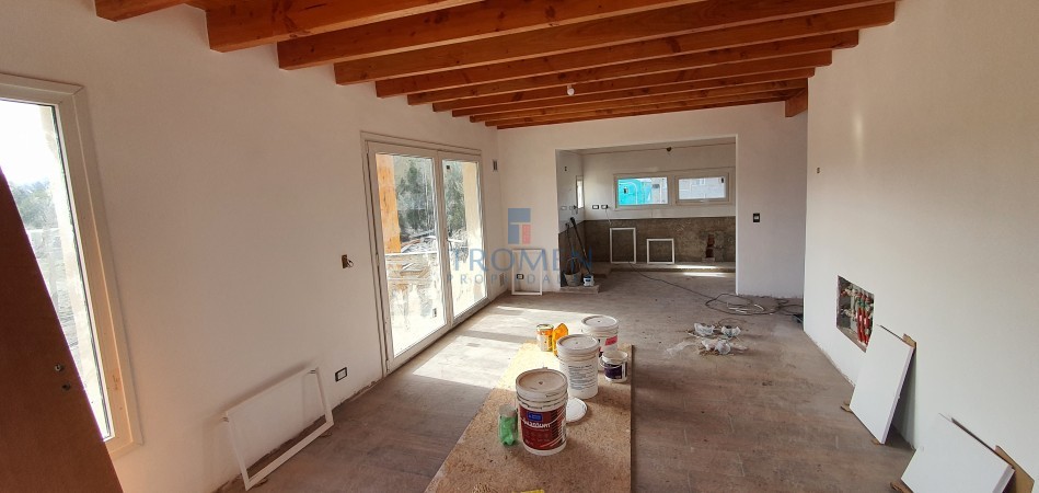 Duplex a estrenar en B° Reina Mora. Excelente vista