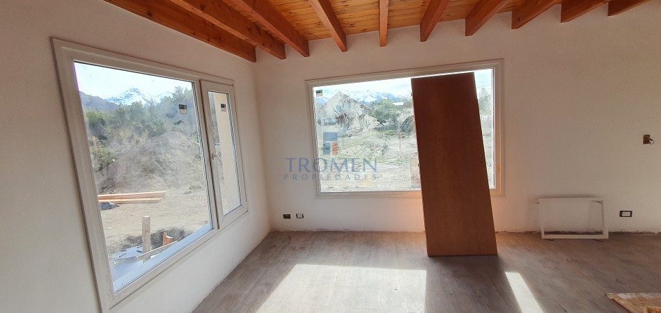 Duplex a estrenar en B° Reina Mora. Excelente vista