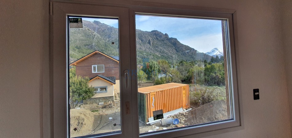 Duplex a estrenar en B° Reina Mora. Excelente vista