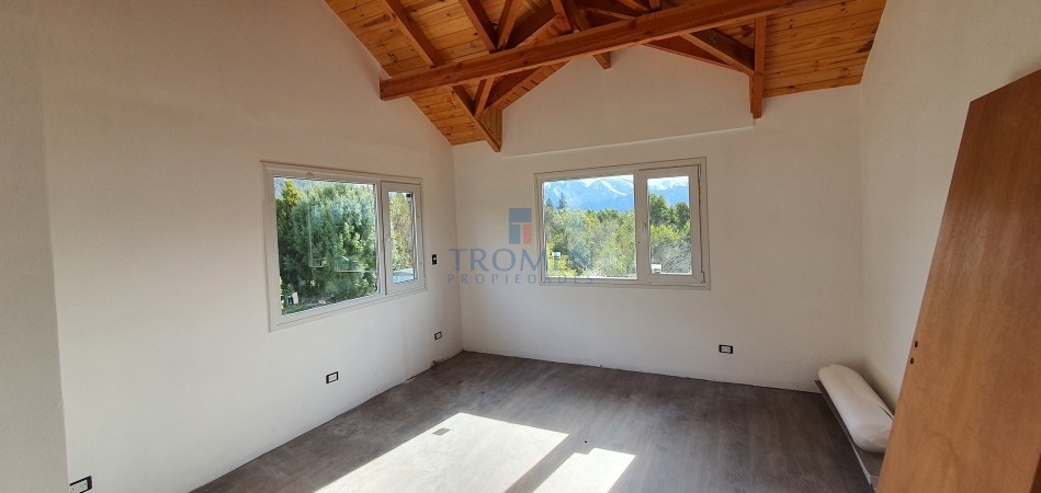 Duplex a estrenar en B° Reina Mora. Excelente vista