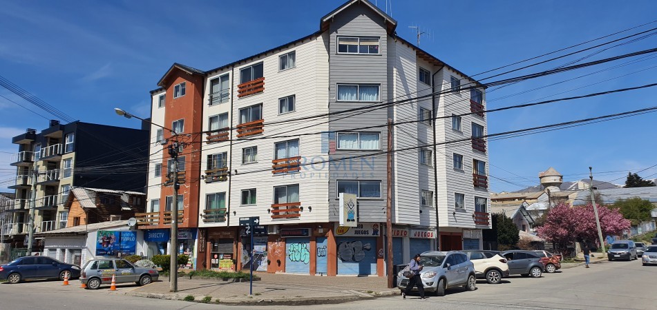 OPORTUNIDAD Excelente Departamento en zona comercial. 2 Dorm.