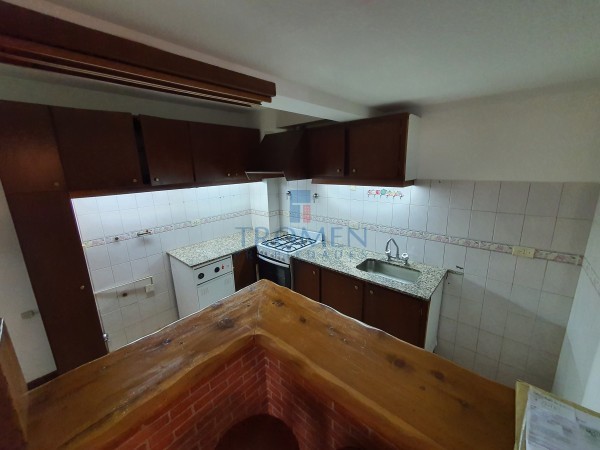 OPORTUNIDAD Excelente Departamento en zona comercial. 2 Dorm.