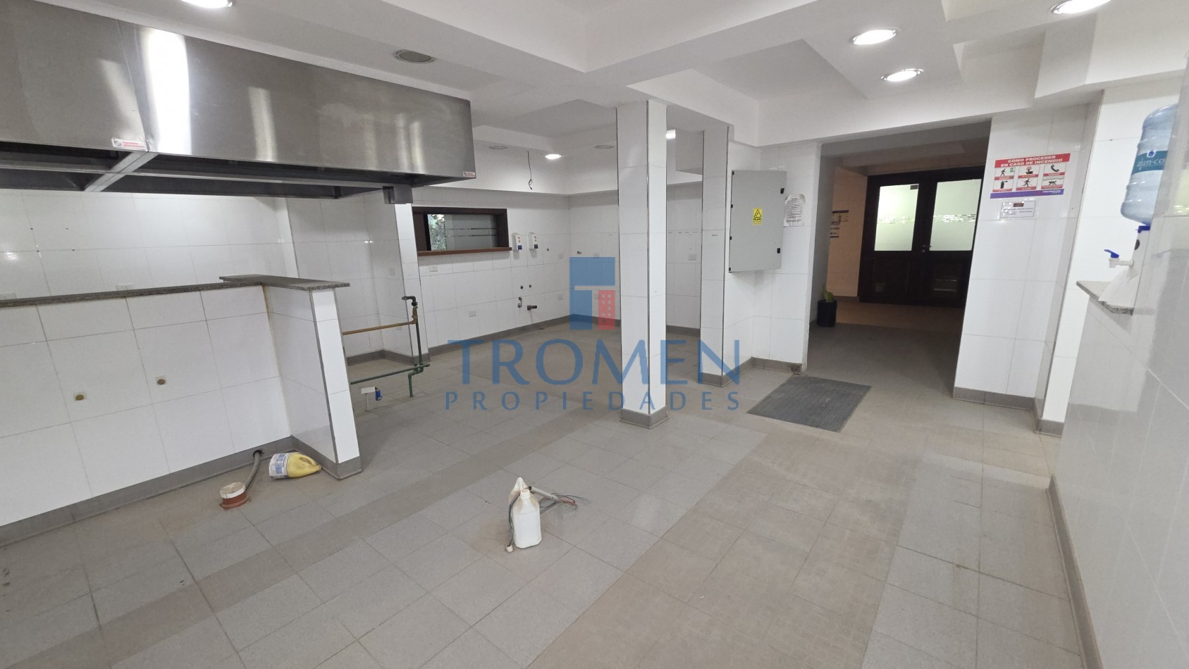 Salon de eventos - Restaurant y Casa de Te + Departamento 