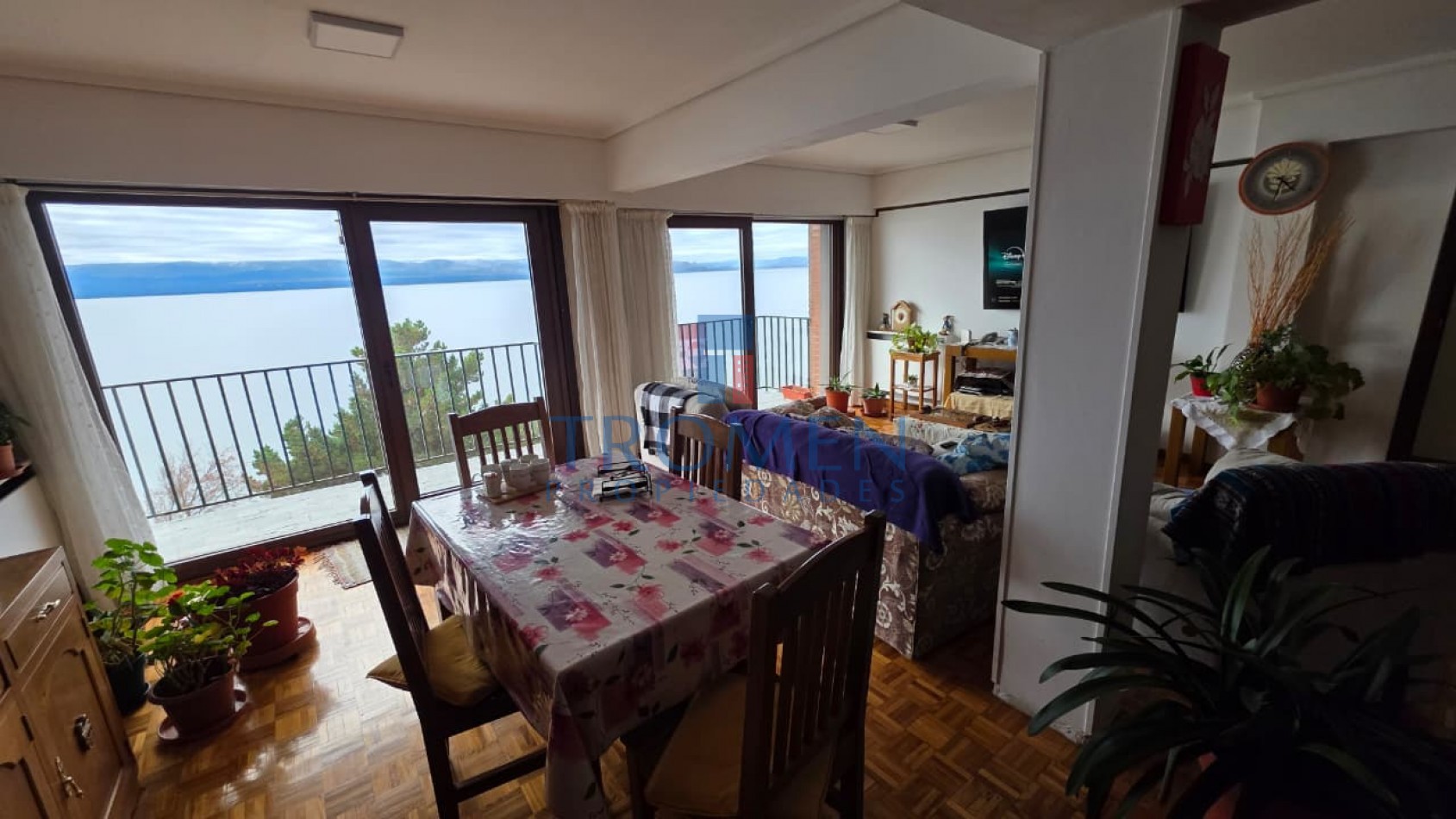 DEPARTAMENTO CON VISTA PLENA AL LAGO