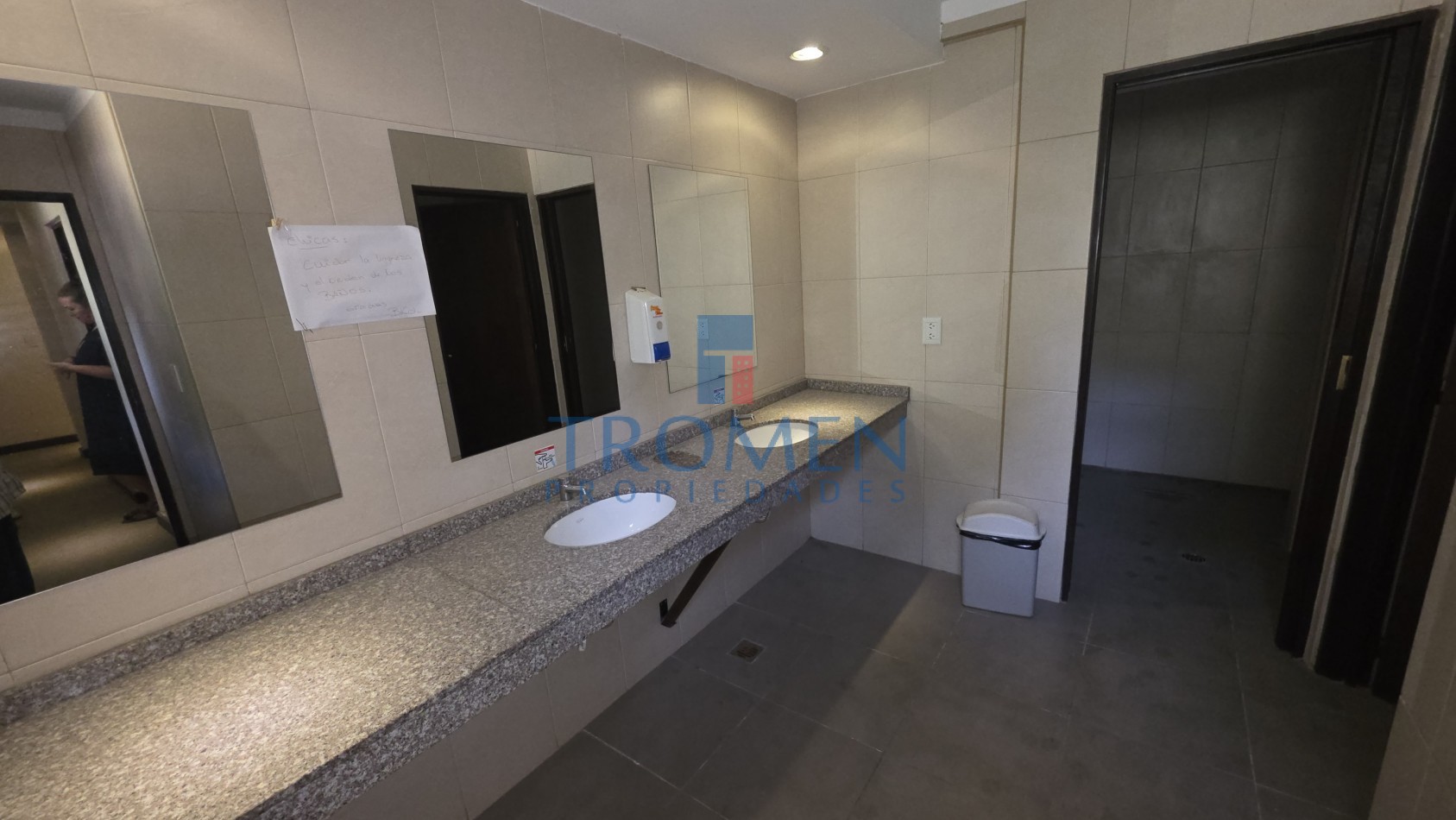 Salon de eventos - Restaurant y Casa de Te + Departamento 