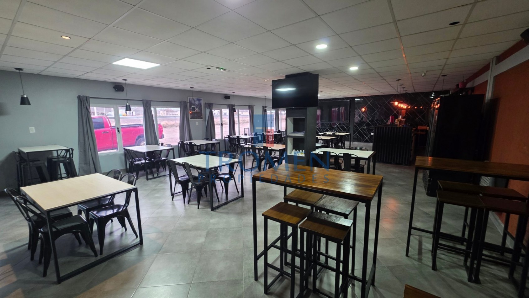 Hotel - Resto Bar en Ingeniero Jacobacci 