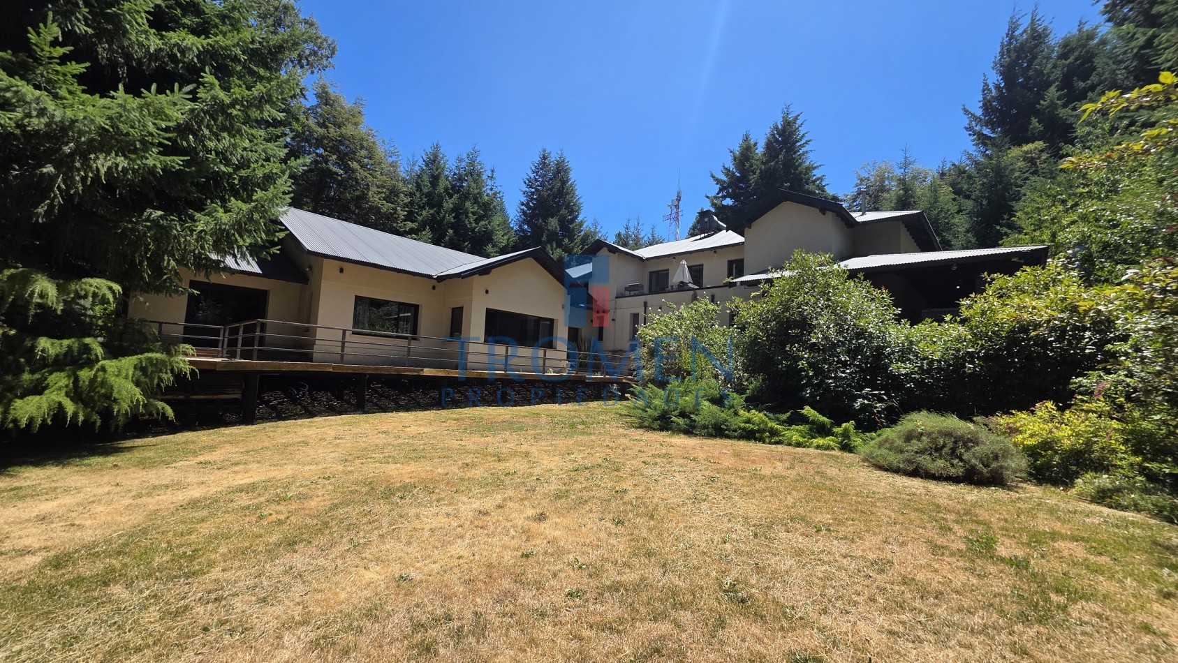 Salon de eventos - Restaurant y Casa de Te + Departamento 