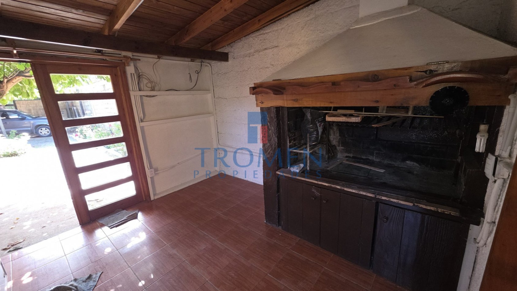 Casa de 2 dorm. A 1 cuadra de Esandi