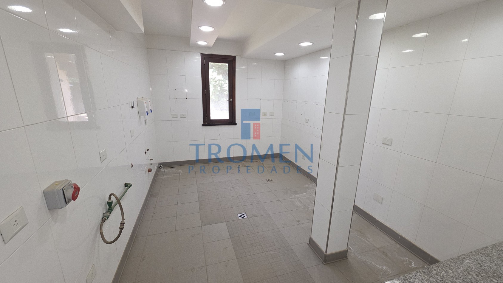 Salon de eventos - Restaurant y Casa de Te + Departamento 