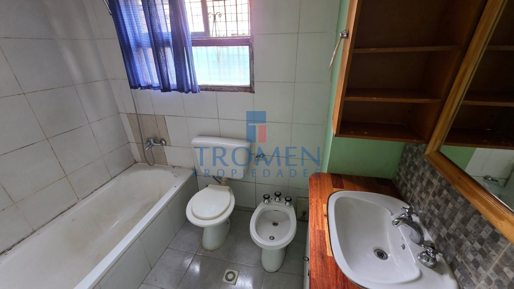 Departamento de 2 Dorm. + Dpto de 1 Dorm. B° 154 Viviendas