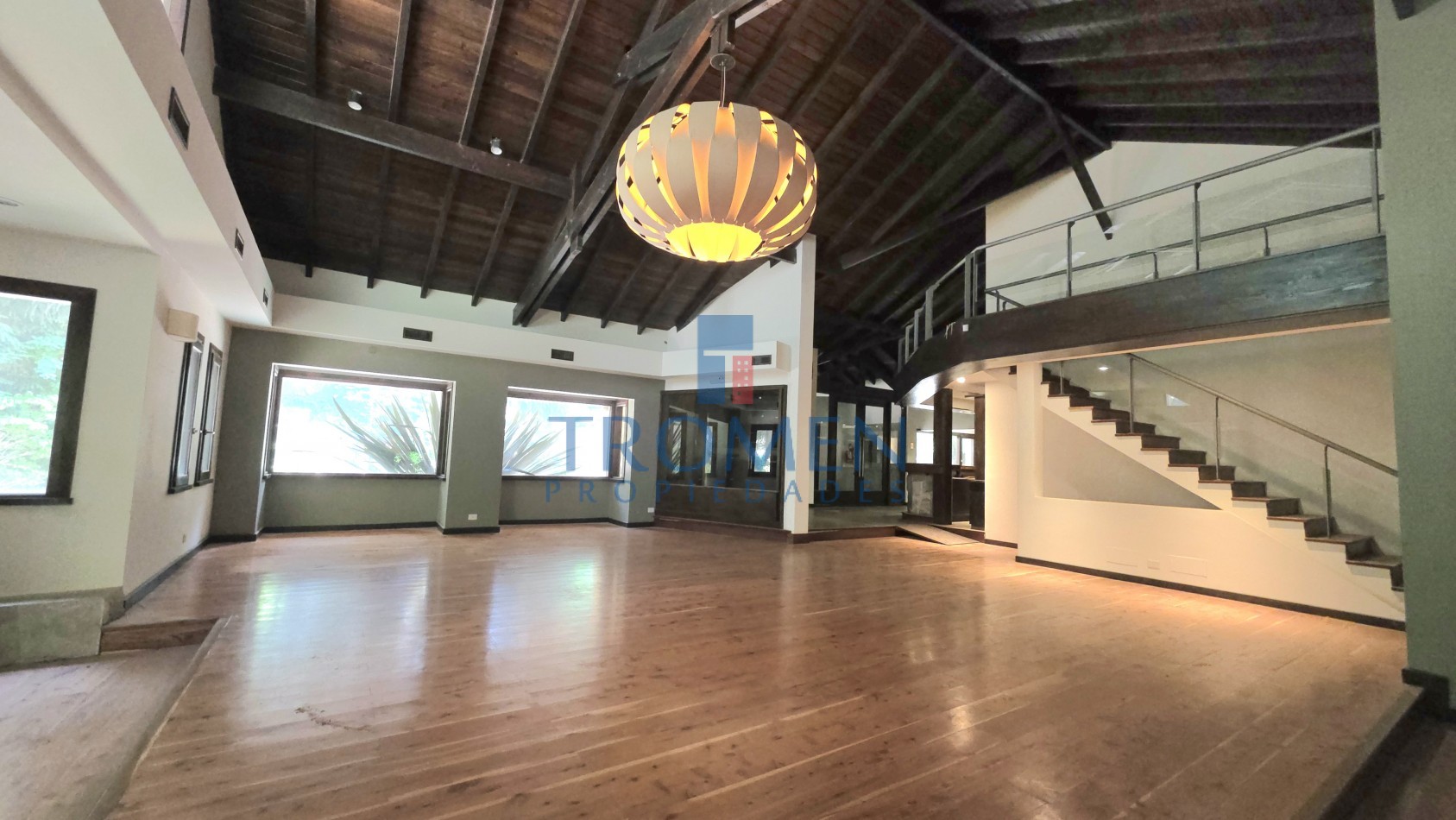 Salon de eventos - Restaurant y Casa de Te + Departamento 