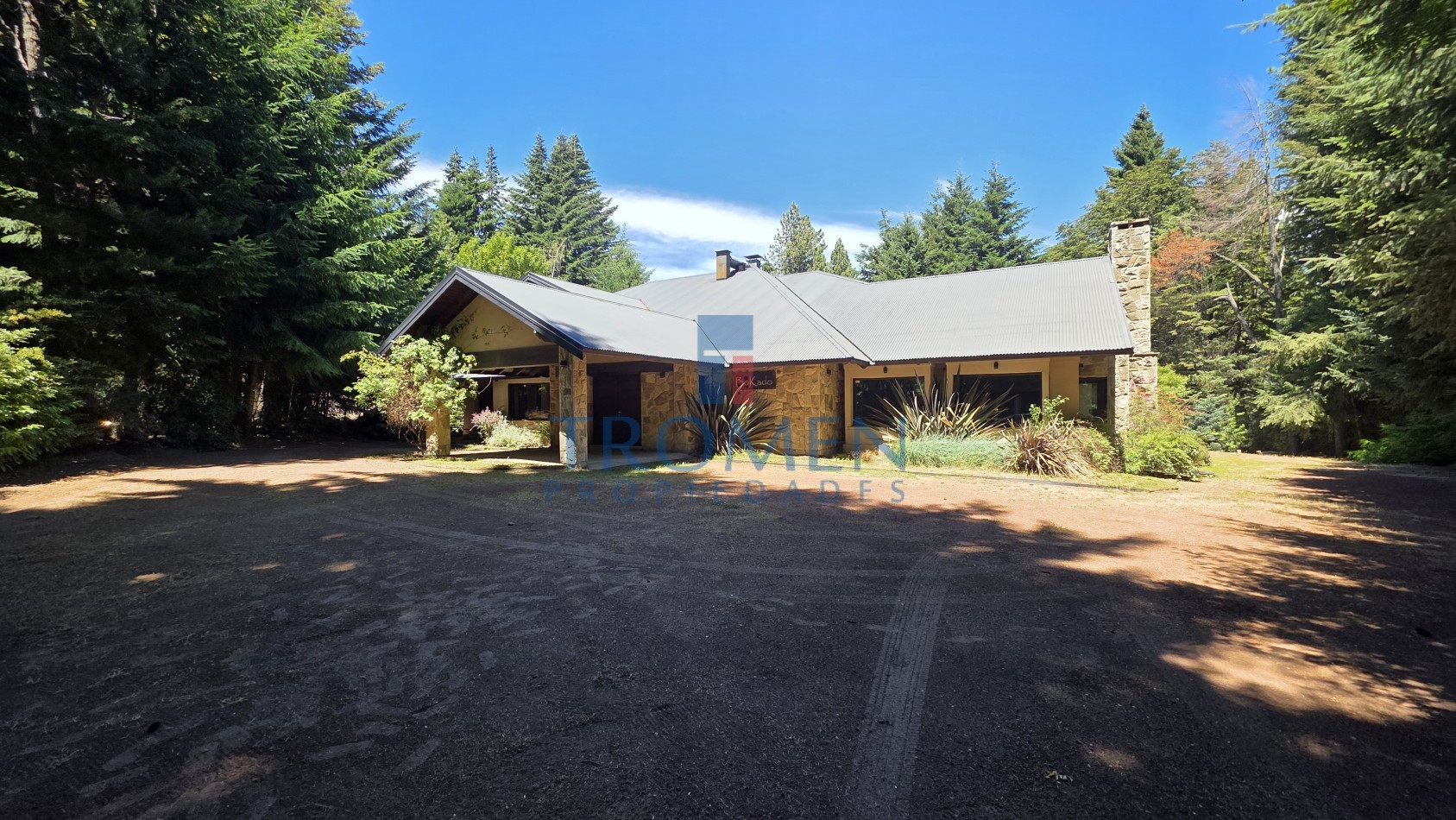 Salon de eventos - Restaurant y Casa de Te + Departamento 