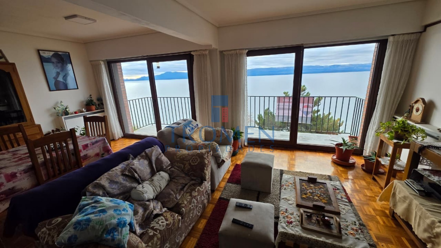 DEPARTAMENTO CON VISTA PLENA AL LAGO