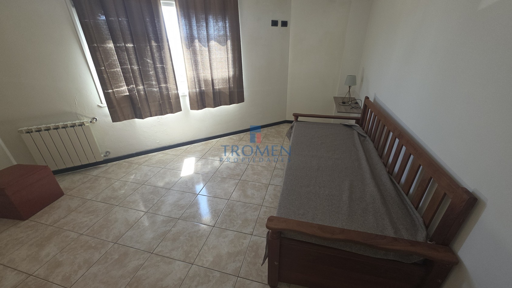 Departamento centrico con cochera. Muy luminoso