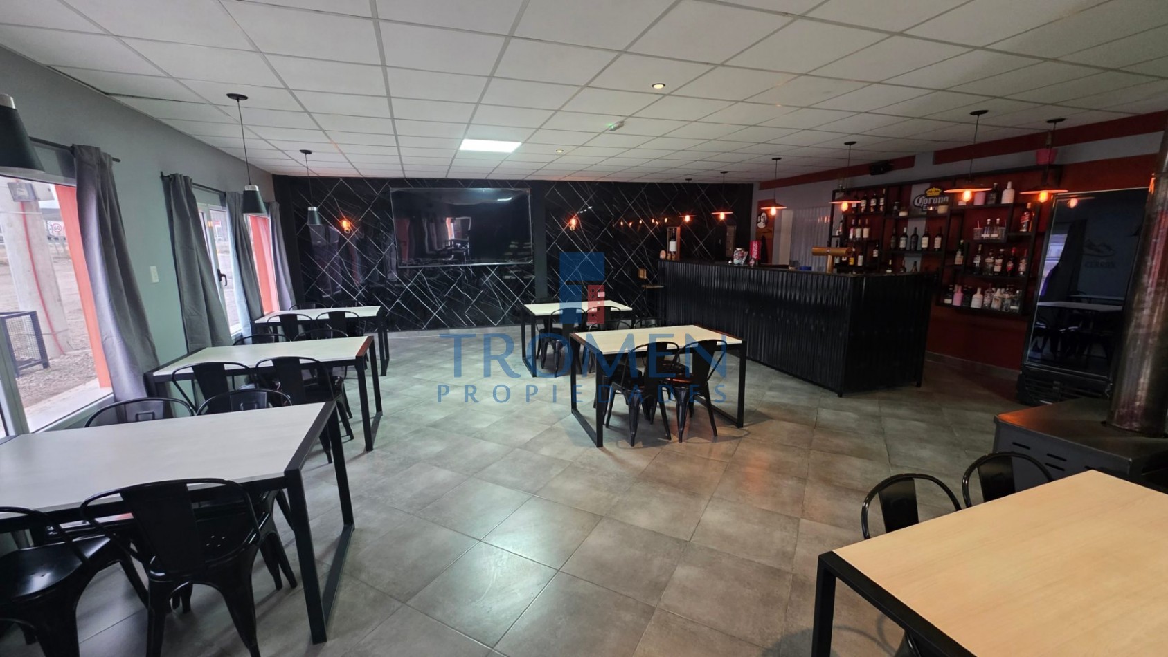 Hotel - Resto Bar en Ingeniero Jacobacci 