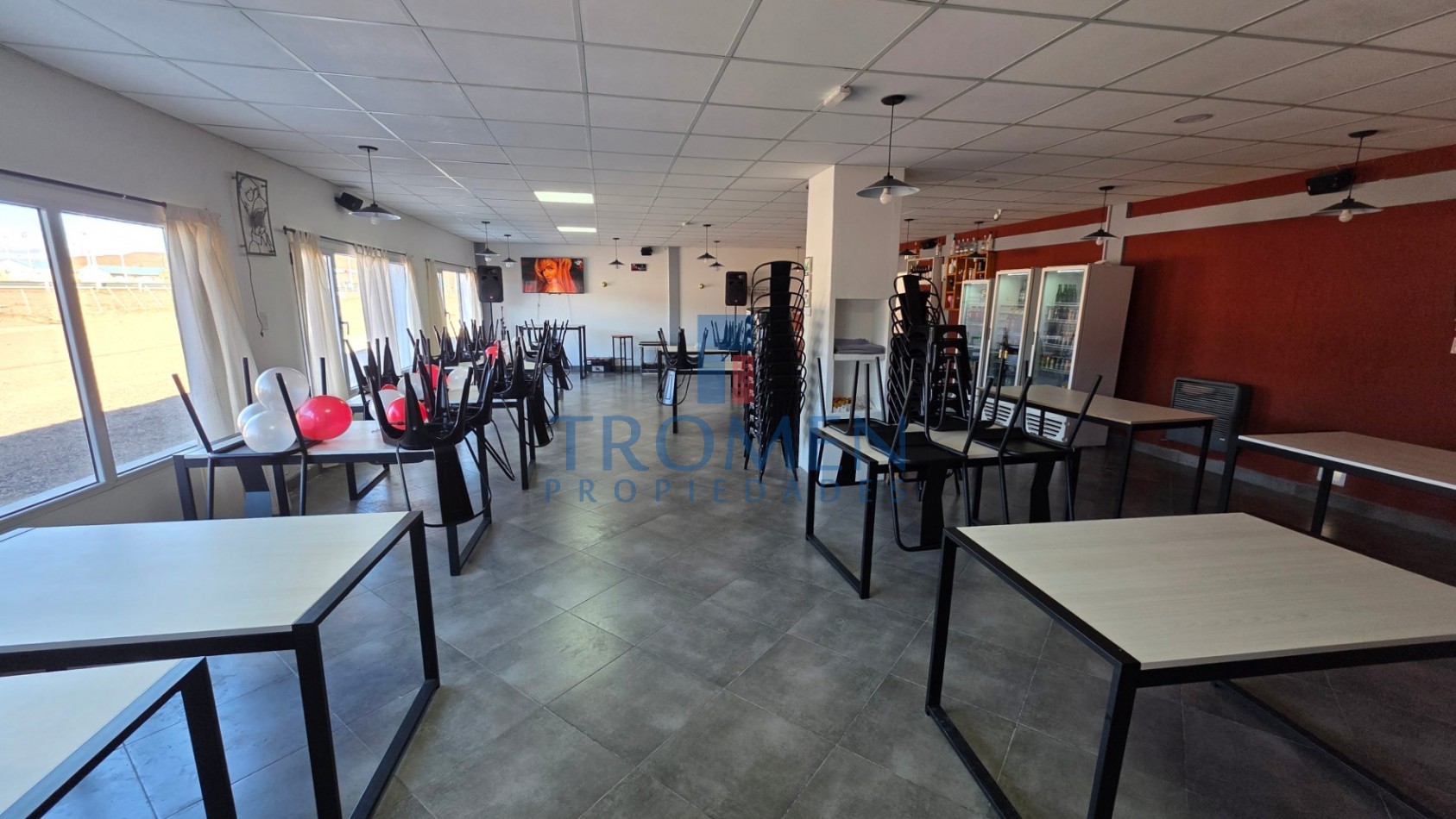 Hotel - Resto Bar en Ingeniero Jacobacci 